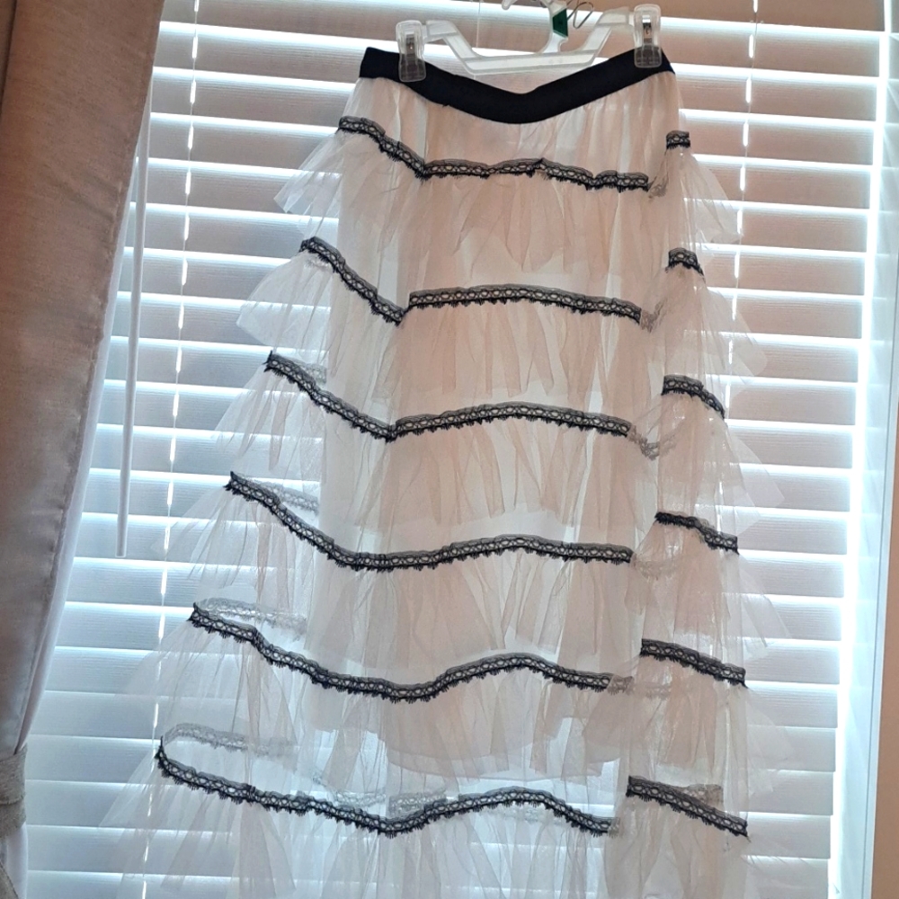 Lacy SKIRT